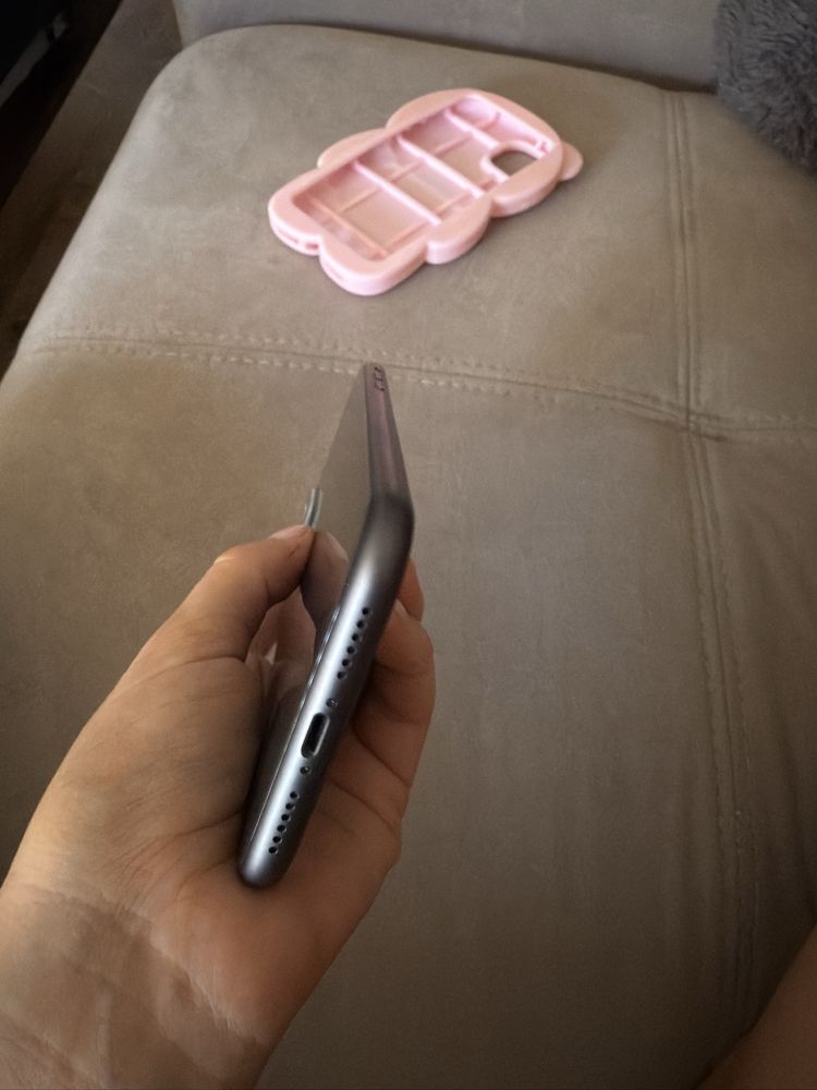 Iphone 11 idealny stan
