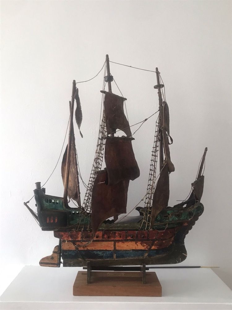 Linda miniatura Barco , urgente.