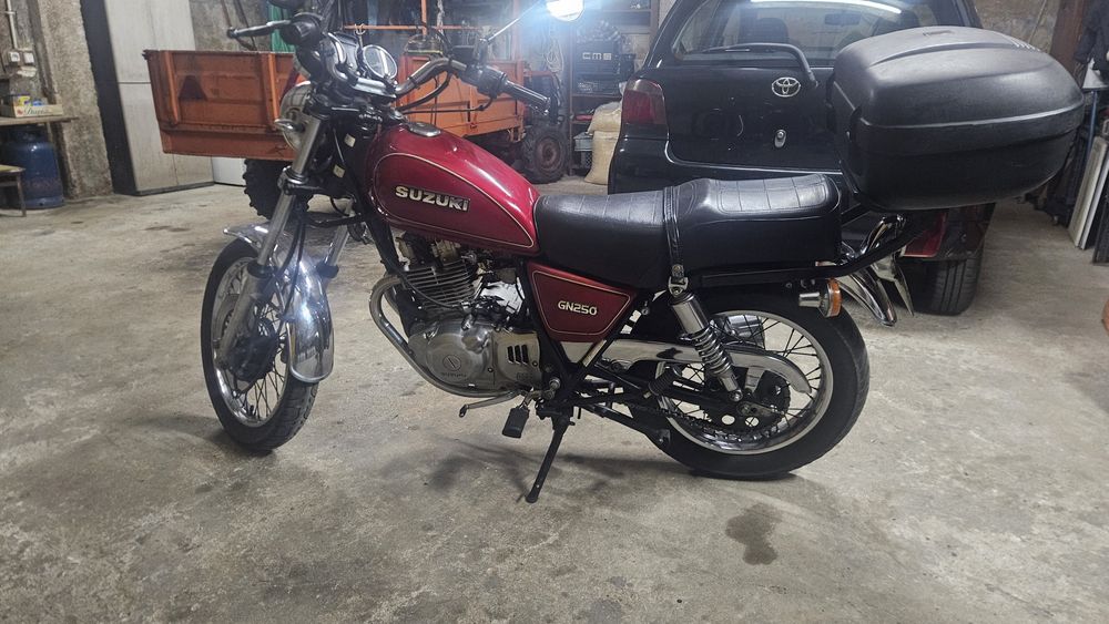 Suzuki gn 250 bom estado