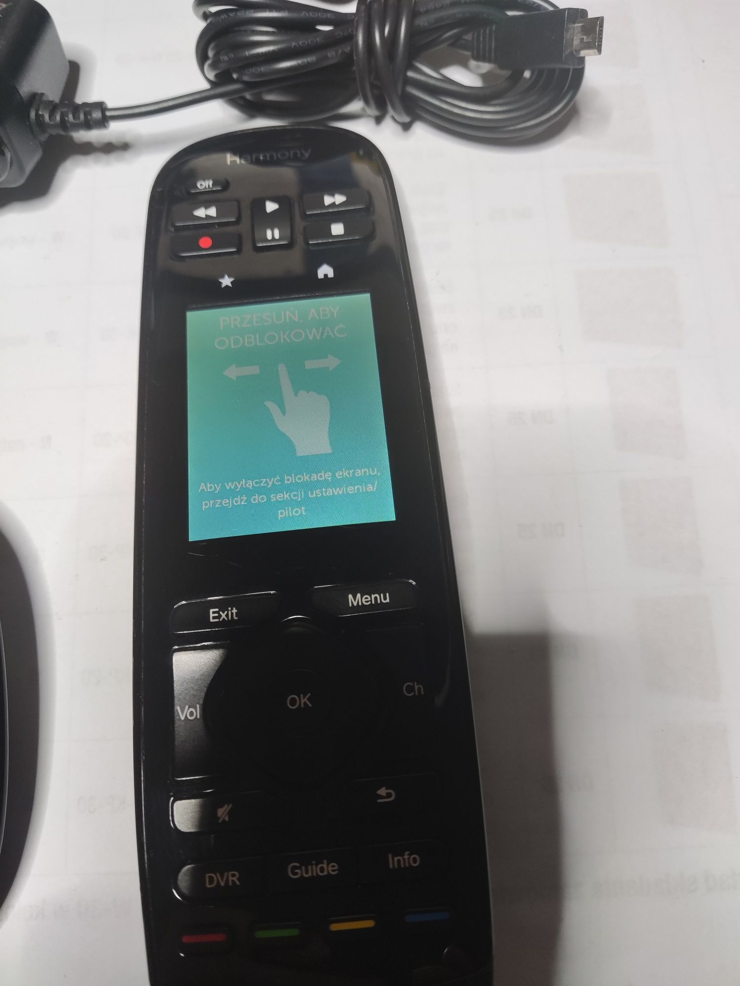 Logitech Harmony HUB + pilot Harmony Touch