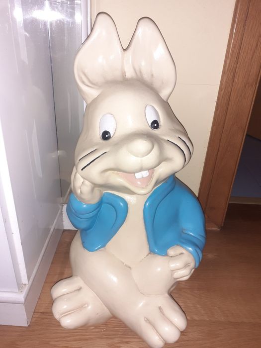 Decoração coelho grande em barro pintado à mão