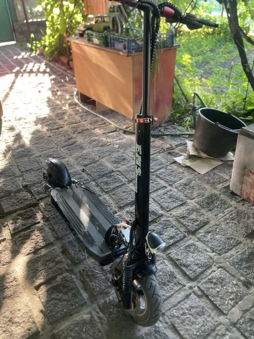 Продам електро самокат 350 ват EMScooter