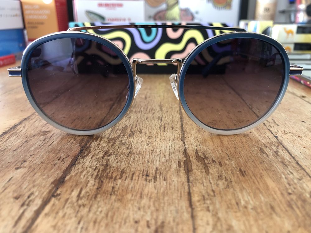 Óculos de sol Hawkers / Mario Ruiz