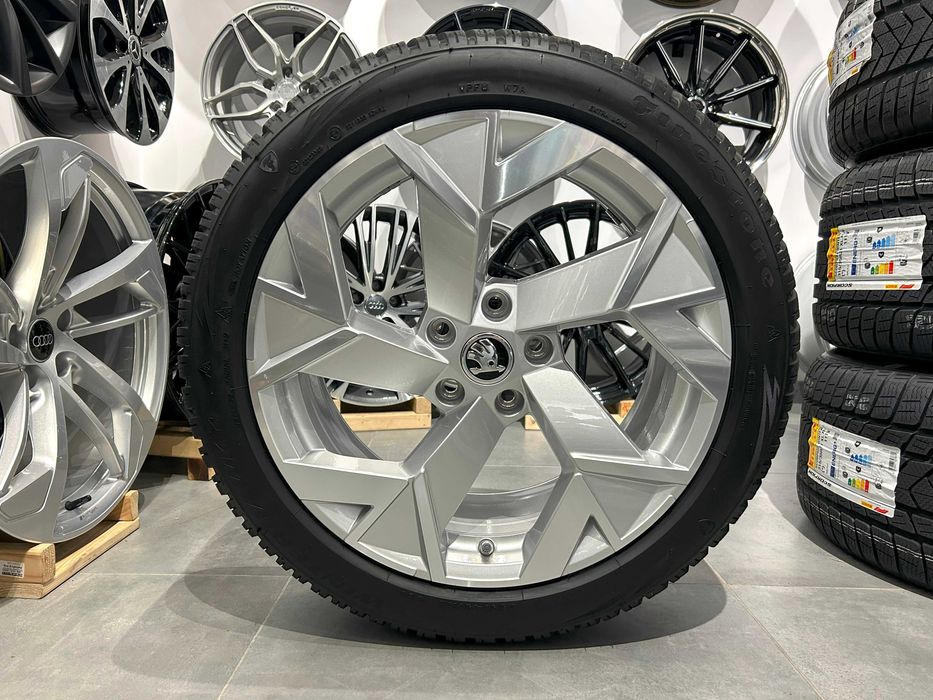 Oryginalne koła zimowe 18 5x112 ET44 SKODA Superb IV 235/45R18 Firesto