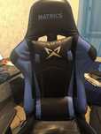 Cadeira gaming azul e preta matrics