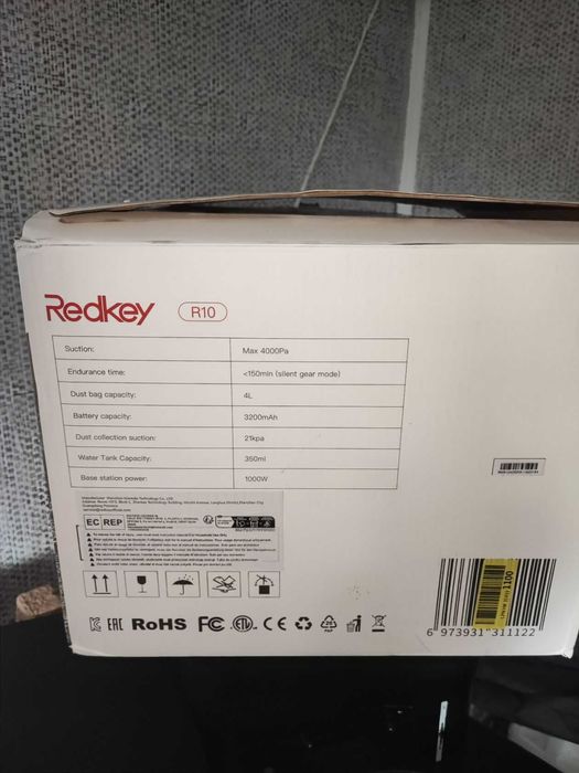 Робот-пилосос миючий Redkey R10