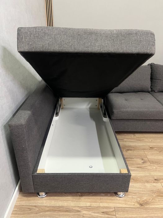 Duży narożnik szary pikowany rozkadany z pojemnikiem na pościel