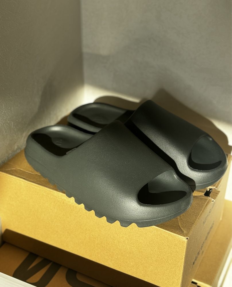 Чоловічі Adidas Yeezy Slide оригінал