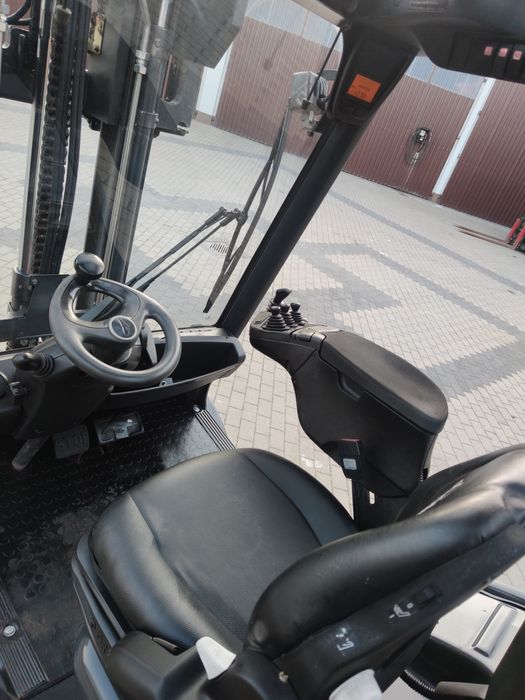 Wózek widłowy Linde H30 niski z wolnym skokiem