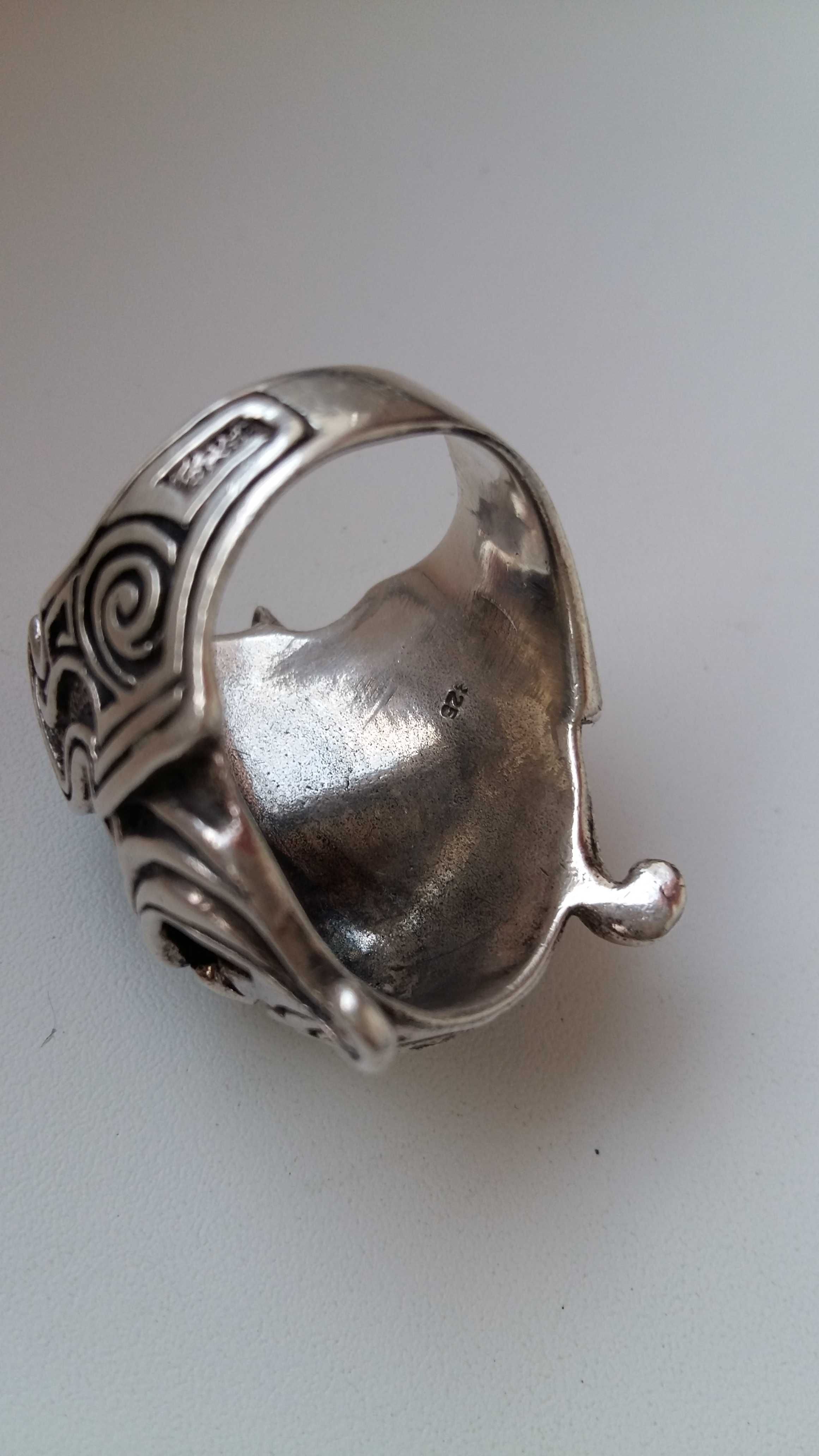 Sygnet -pierścień srebro 925 waga 37 gram.