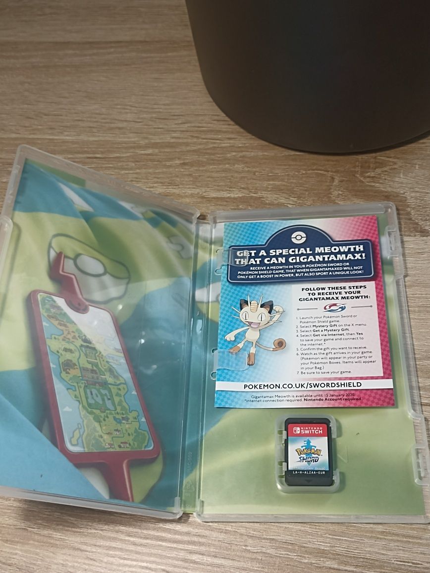 Gra Pokemon sword and konsole Nintendo switch