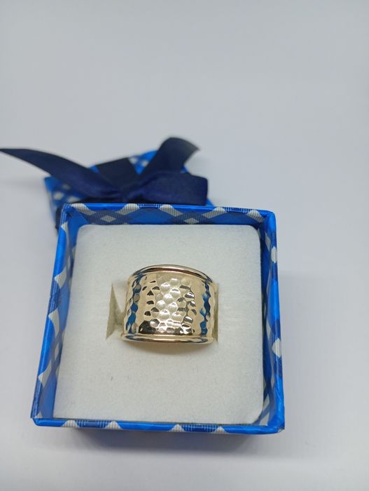 Złoty pierścionek 585 waga 2,67g rozmiar 18