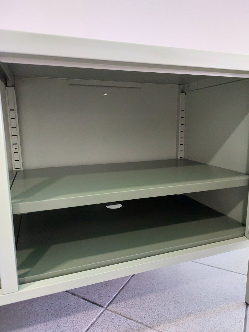 Armário em metal verde do Ikea