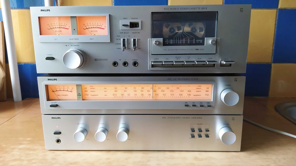 Усилитель Тюнер Philips 22AH302/102