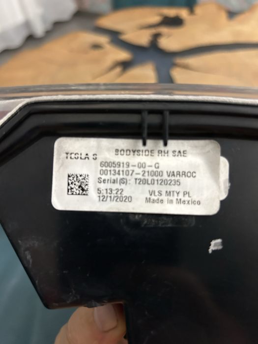 Задние фонари Tesla Model S 2017-2020