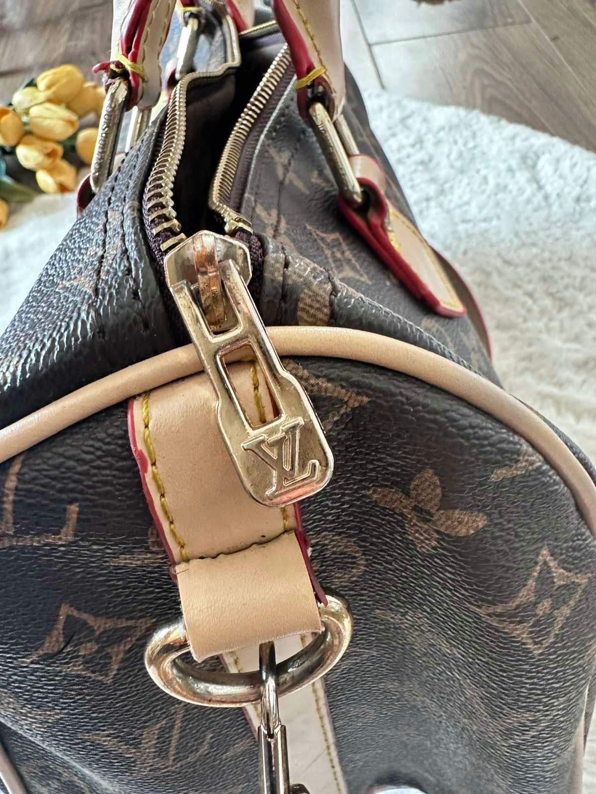 Torebka mala  podróżna kuferek  louis vuitton