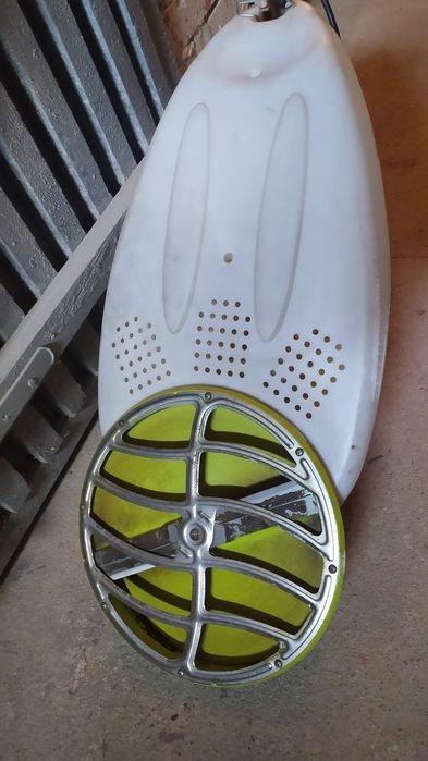 Elektryczne Nożyce do formowania żywopłotu ,   z pojemnikiem