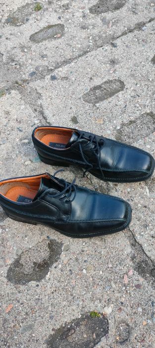 Półbuty do stroju galowego dla chłopca 37