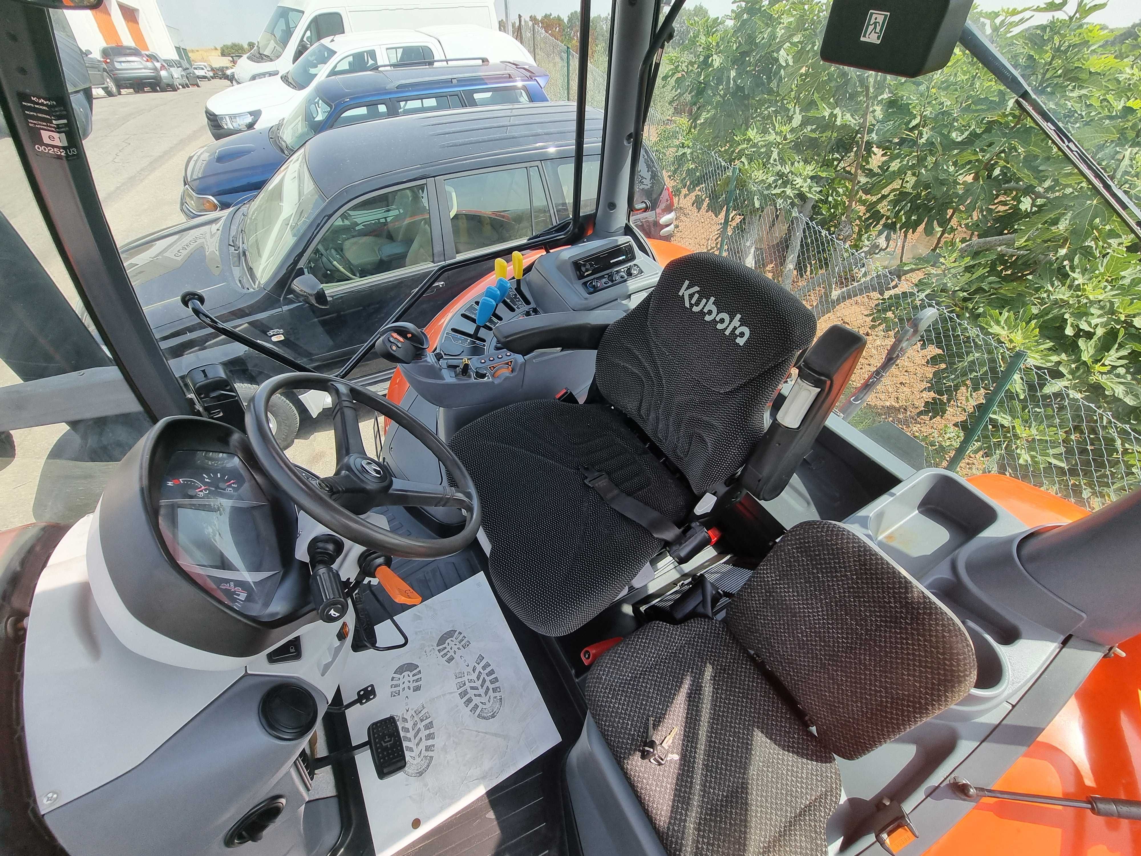 Kubota M6121 - Com apenas 1330,1 horas
