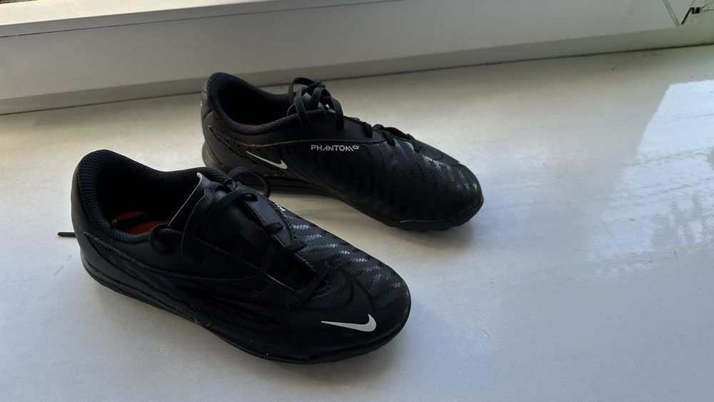 Сороканіжки,бутси