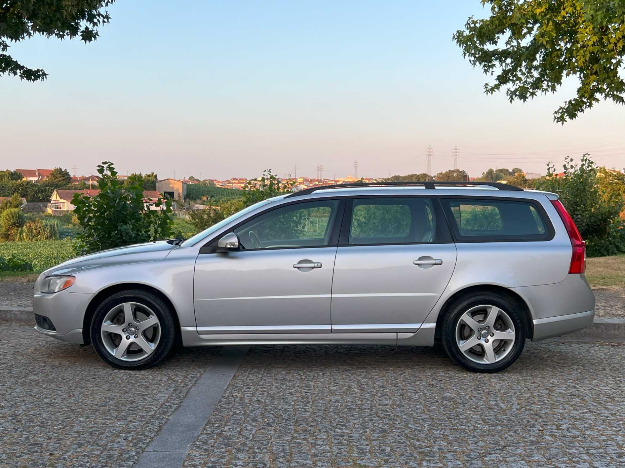 Volvo V70 D5 Nacional Full Extras