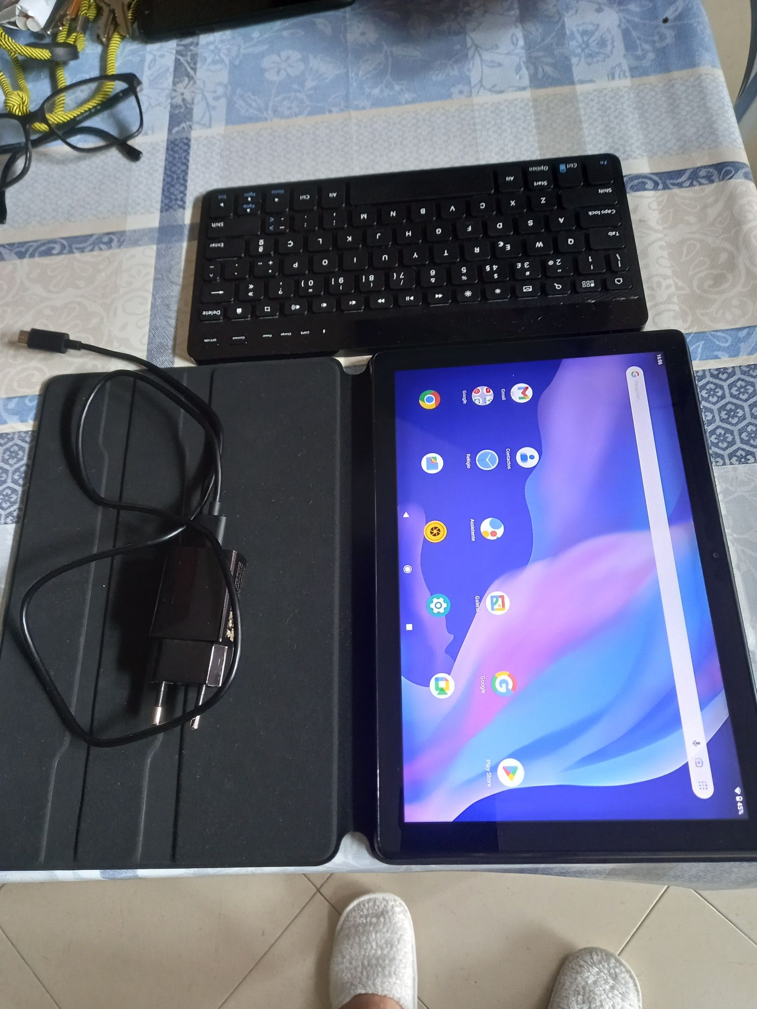 Tablet Alcatel em bom estado