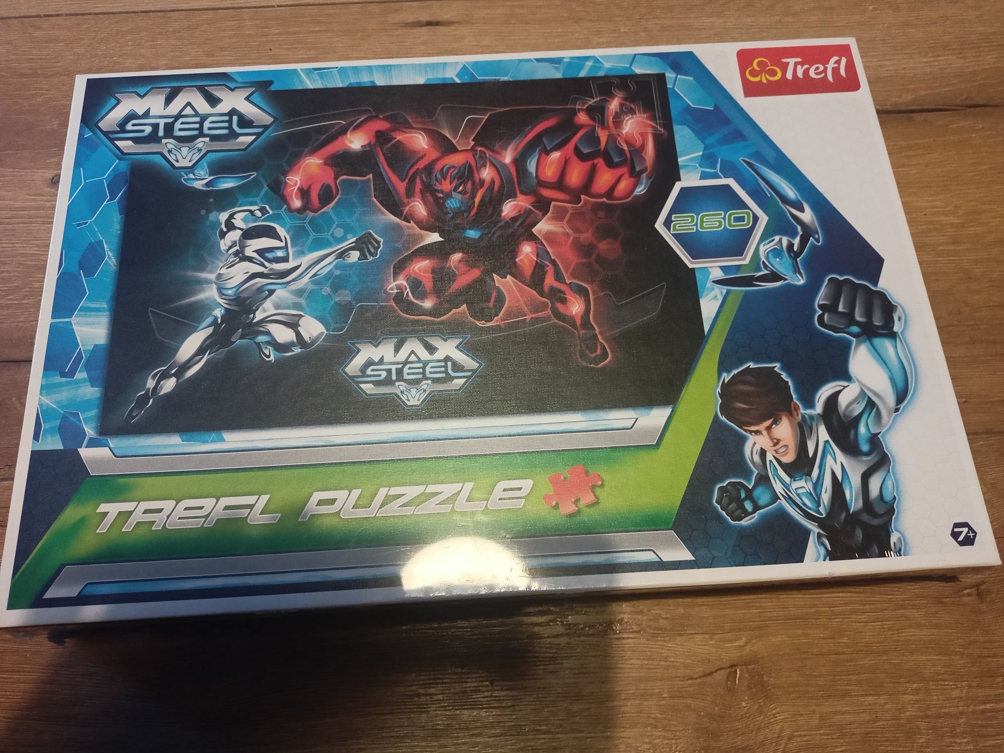 Nowe zafoliowane puzzle Max Steel 260