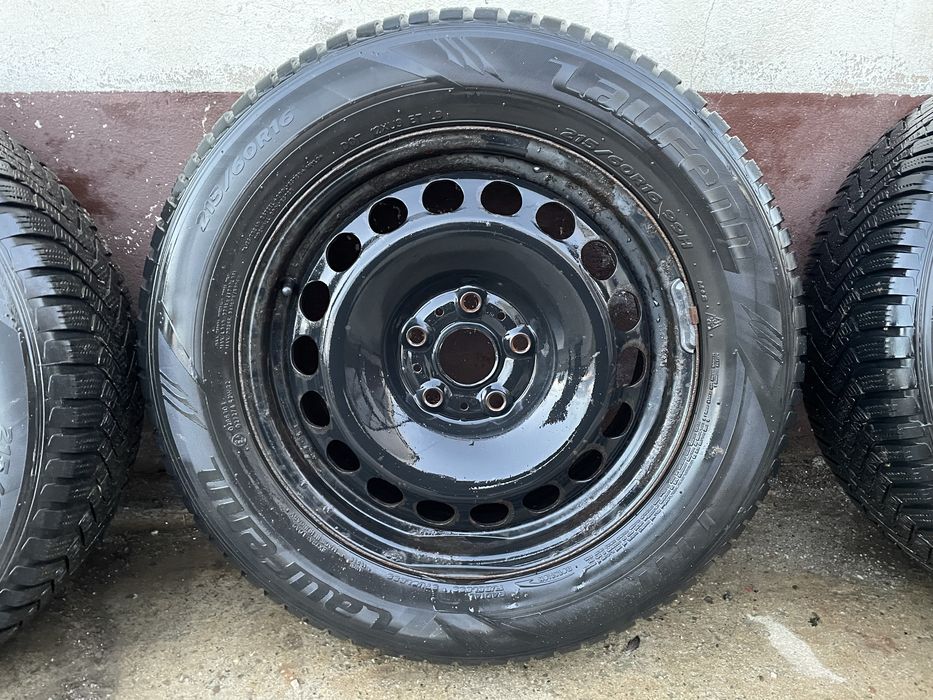 Opony zimowe 215/60R16 z felgami