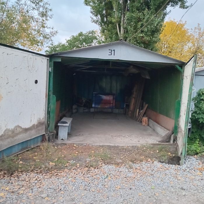 Продаю гараж Березняки