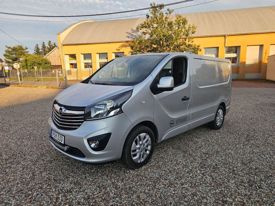 Opel Vivaro  125 KM ; 2019/20; Navi ;nowy rozrząd ; Alu 17 cali ; hak ; 163000km ,