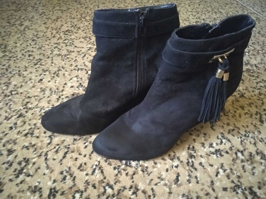 Ботильйони велюрові на танкетці (черевики на півчобітки) р.39