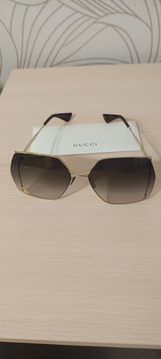 Продам Оригинальные очки GUCCI очень классные очки