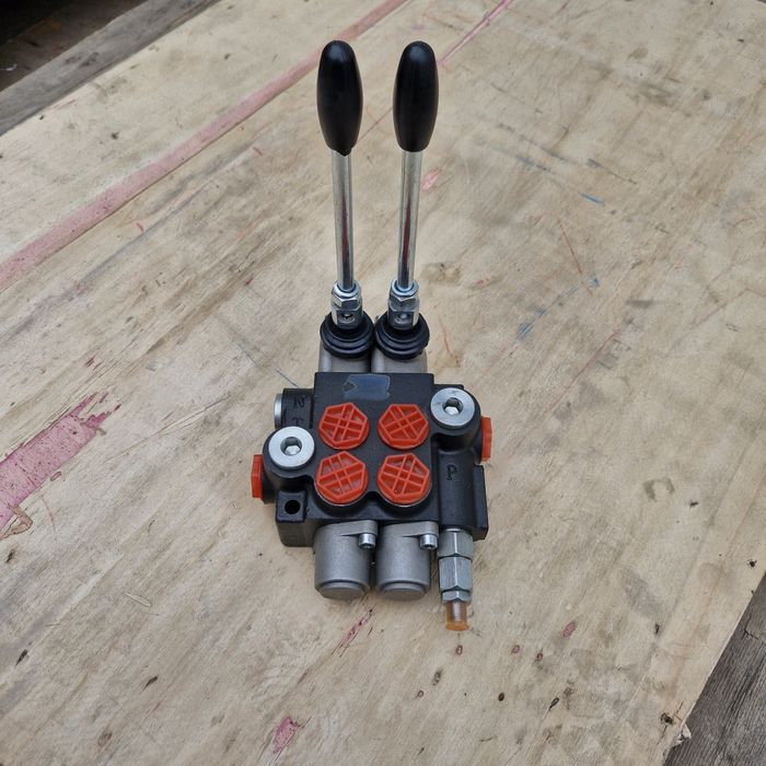 Гідророзподільник 2Р40 з фіксацією