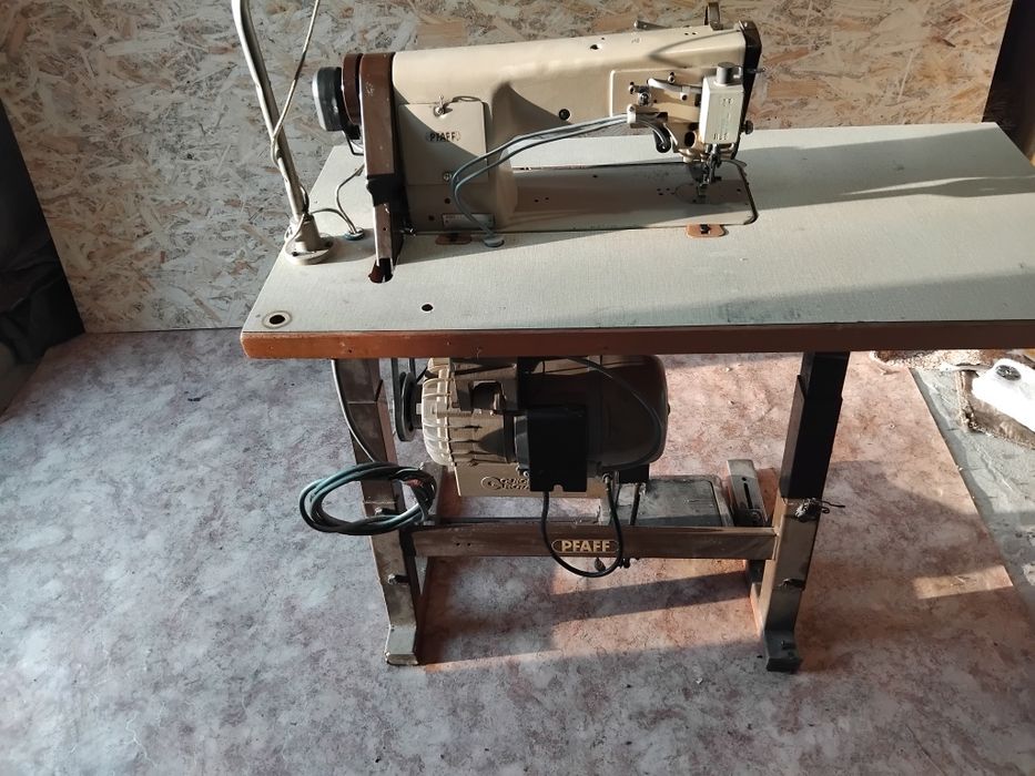 Швейна машинка машина PFAFF563