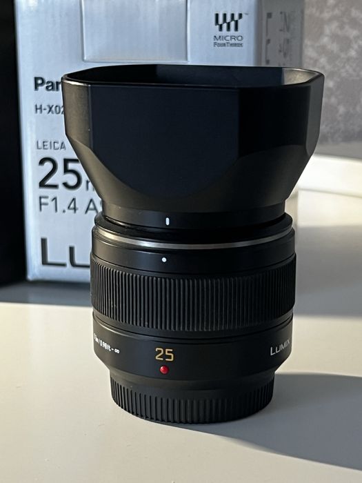Обьектив Panasonic Leica DG SUMMILUX 25mm f/1.4 ASPH