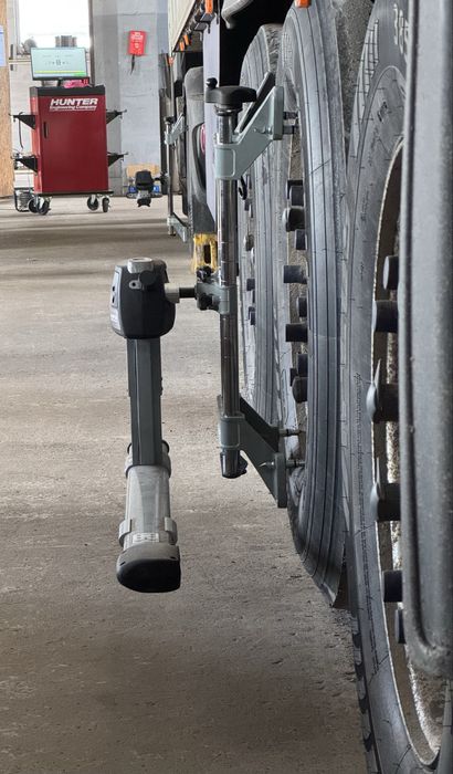 Послуги налаштування развал сходження вантажних авто