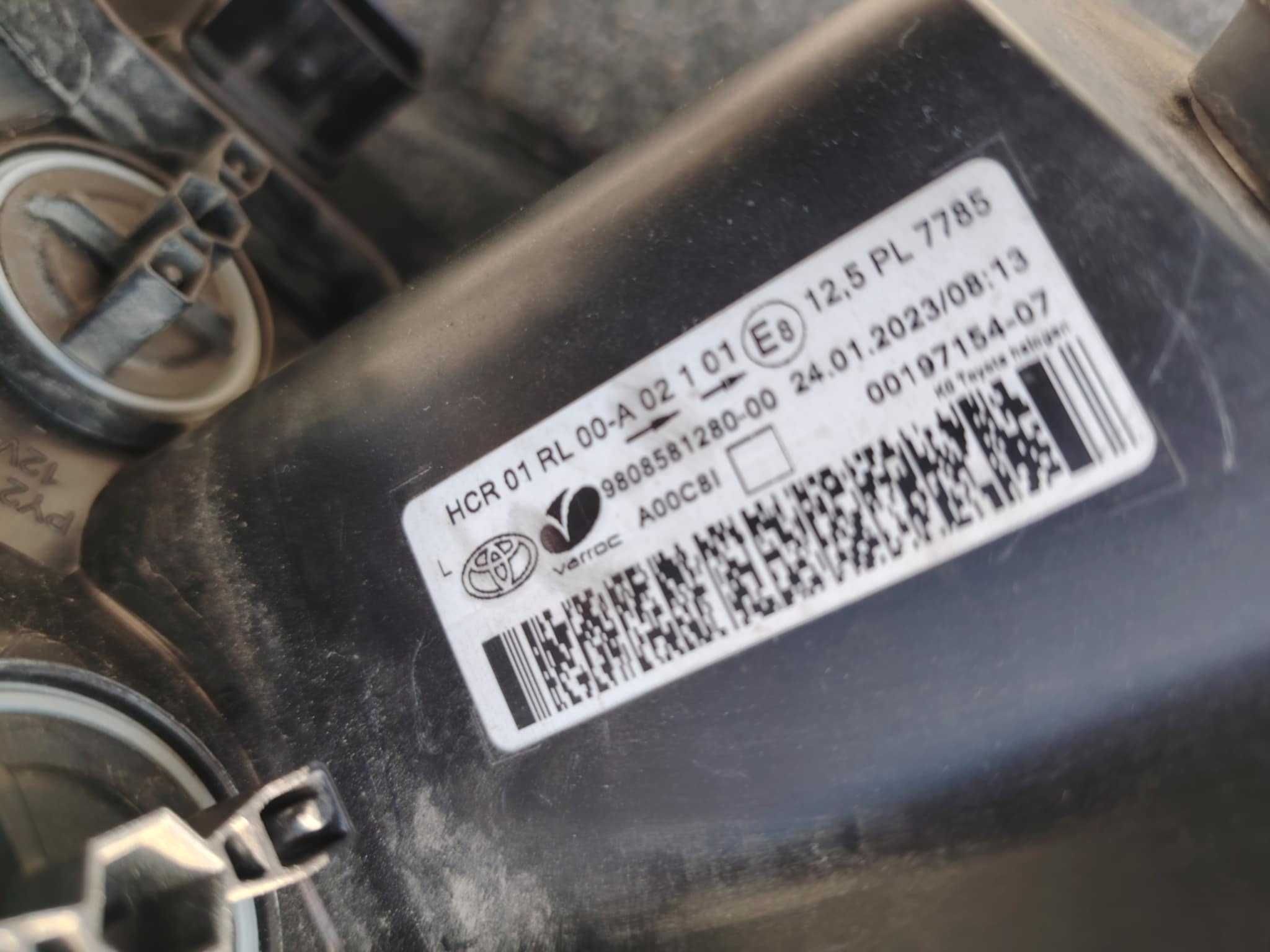 Lampa TOYOTA PROACEII lewa przód rok 2023 orginał bez uszkodzeń!