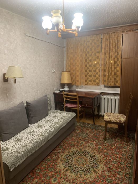 Сдам комнату для девушки в начале пр. Слобожанский, "Прозорий офic".