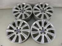VOLVO V40 II FELGI ALUMINIOWE 7J x 17&quot; 5x108 31381857