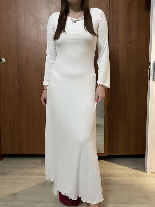 Сукня з оголеною спиною