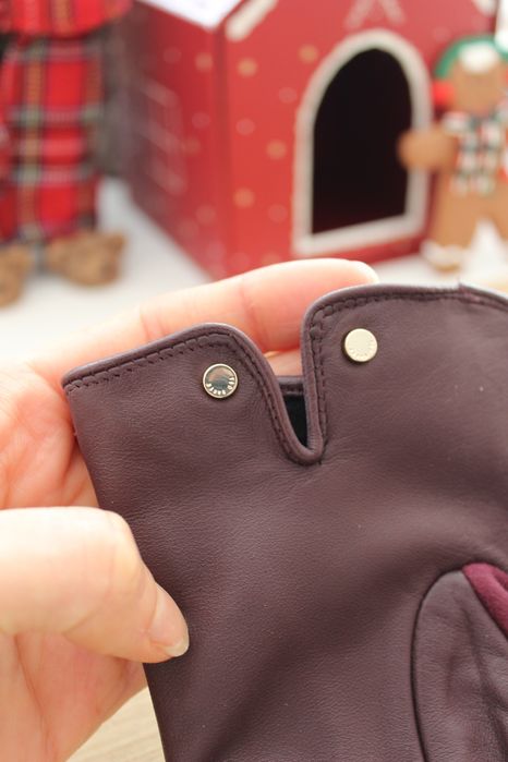 Luvas de pele Ted Baker, cor de vinho, novas