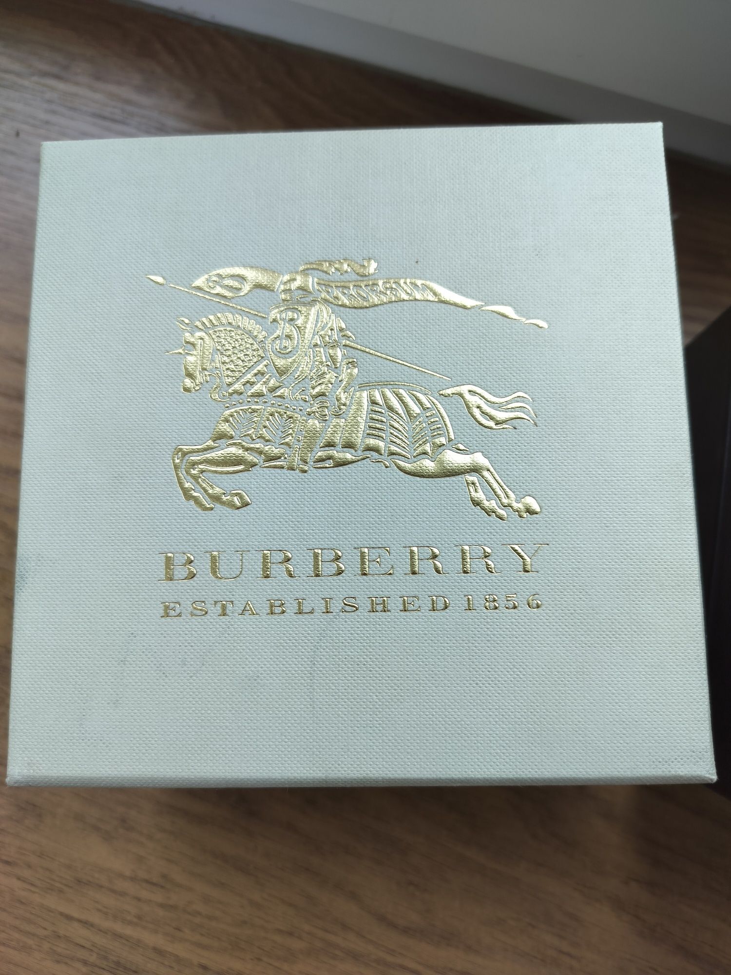 коробка годиника burberry документи