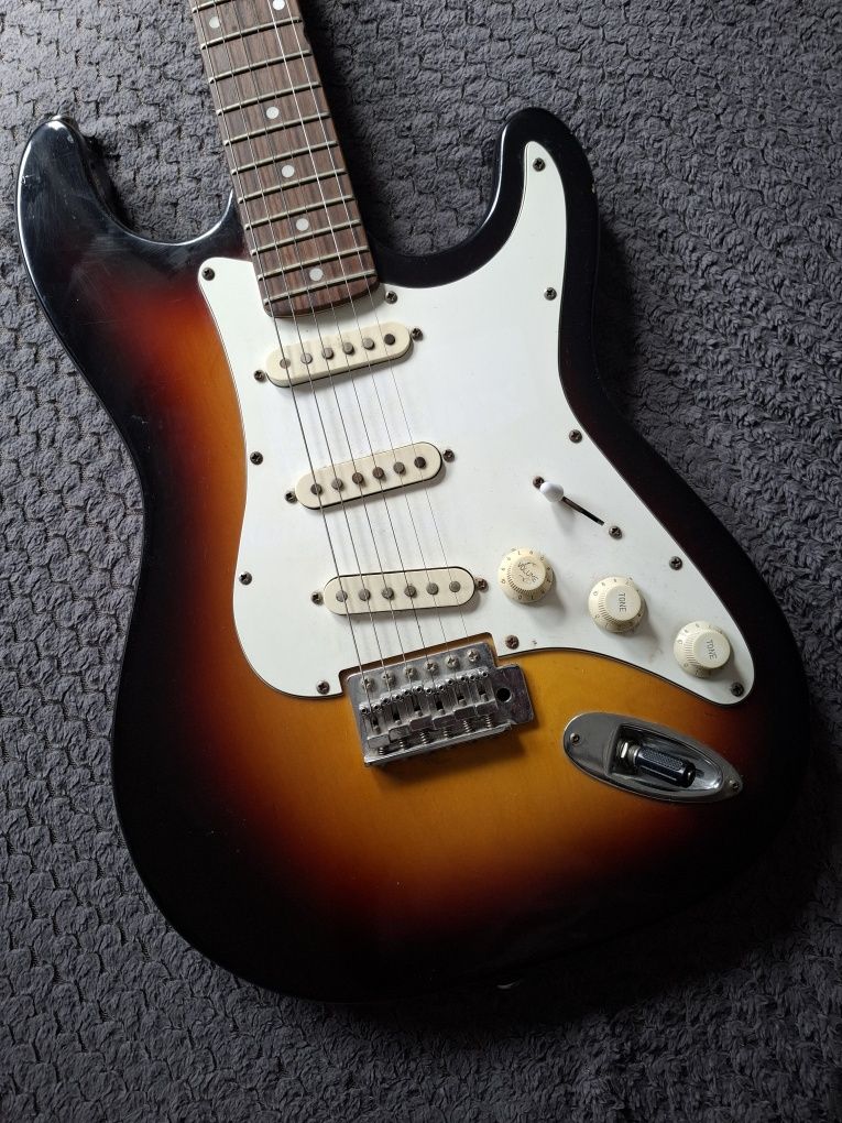 Guitara Elektryczna Westone XS10 - Sunburst