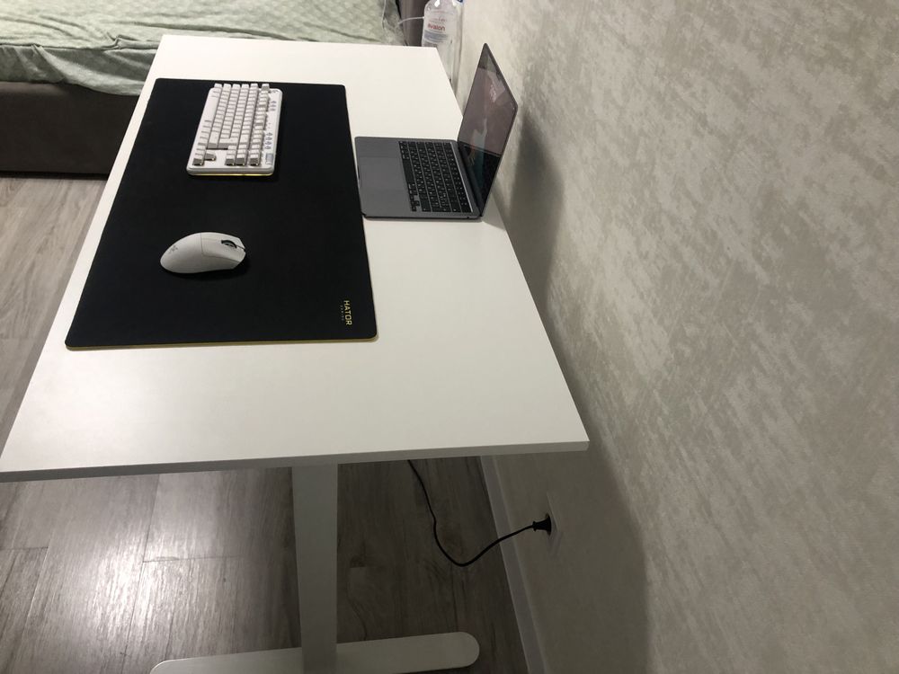 Стіл з регулюванням висоти SVANEKE 70x140см білий