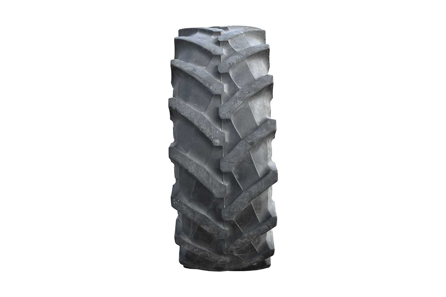 Opona opony PIRELLI TM700 520/70R34 rolnicza do maszyn rolniczych