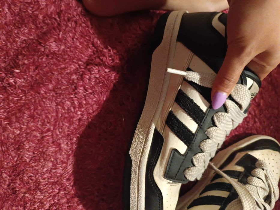 Sapatilhas adidas tamanho 37