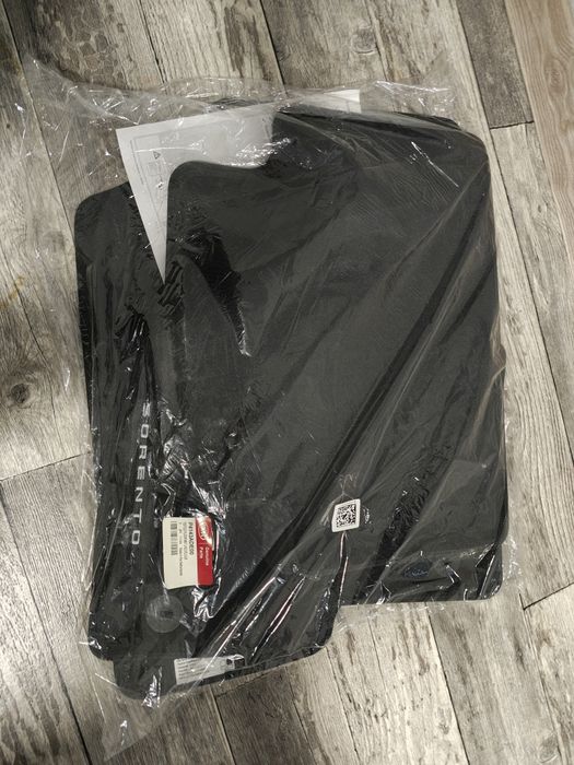 Dywaniki samochodowe welurowe oryginalne nowe Kia Sorento