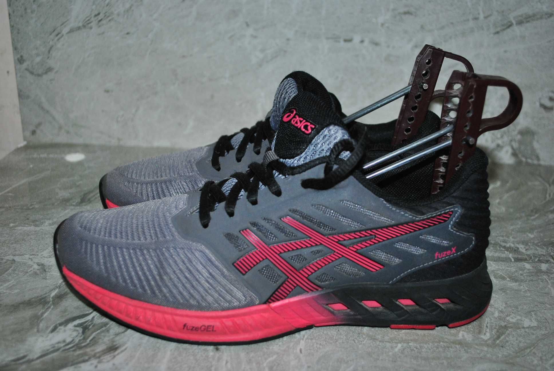asics кроссовки38 р на девочку