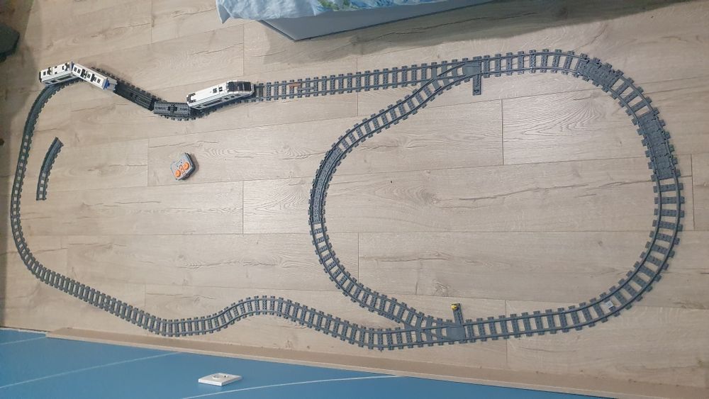 Потяг LEGO City  «Пасажирський поїзд»