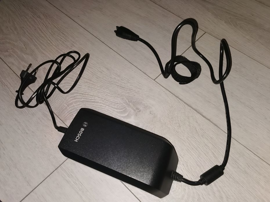 Oryginalna ładowarka BOSCH 4A – Standard Charger – do roweru elektrycz